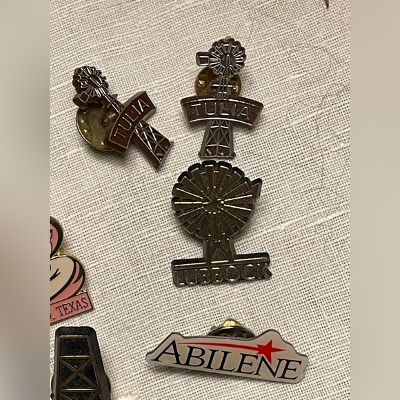 Lot of Texas Souvenir Pins - Picture 3 of 5